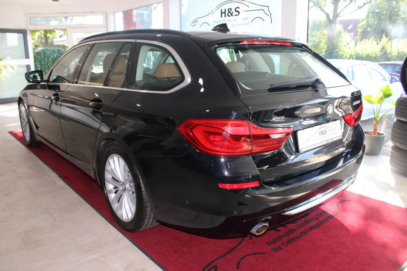BMW 530 d xDrive Luxury Line Innovations-Paket Noir - 2