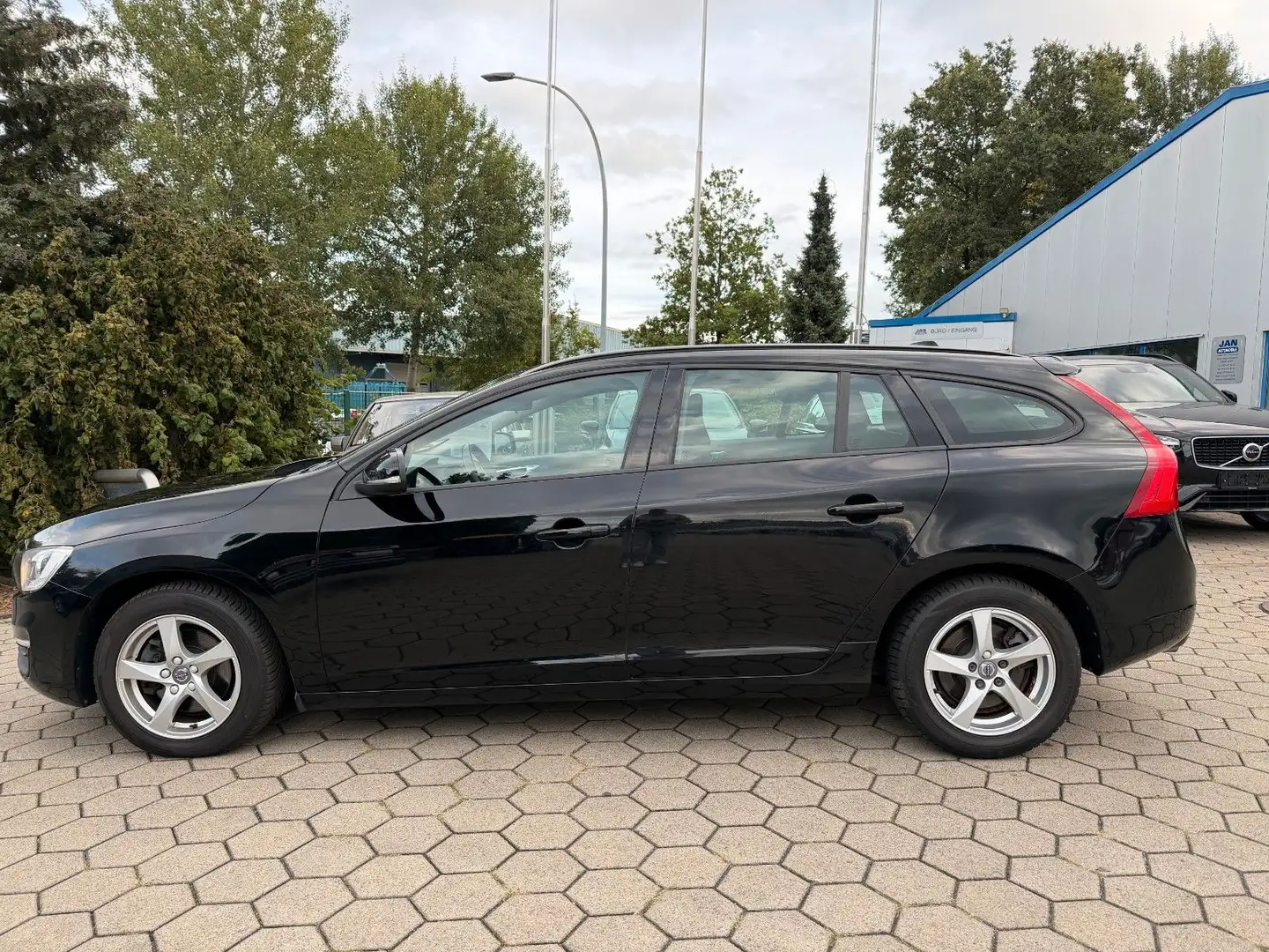 Volvo V60 Kombi Linje Business 2.Hand Noir - 2