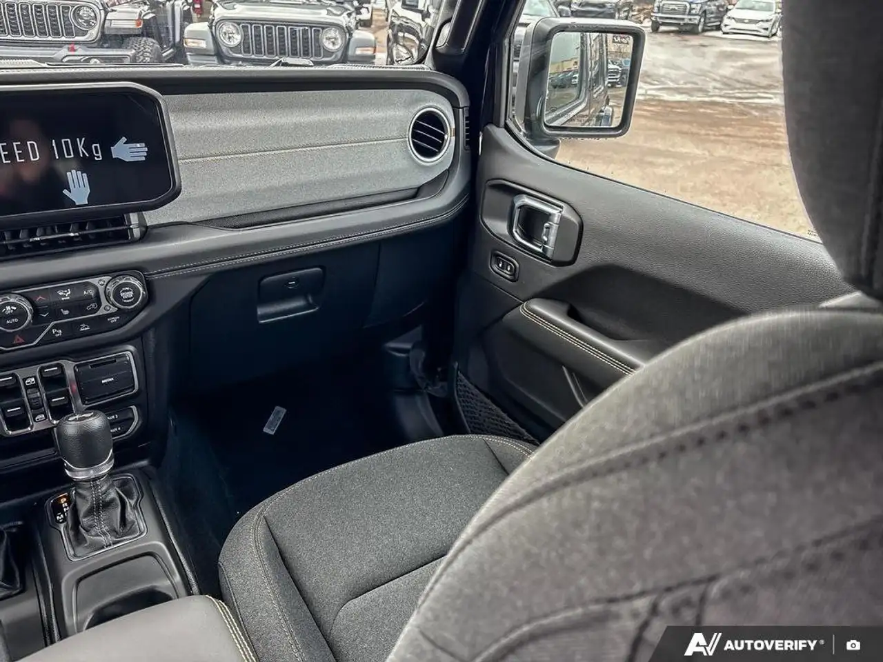 Jeep Wrangler снимка Jeep Wrangler