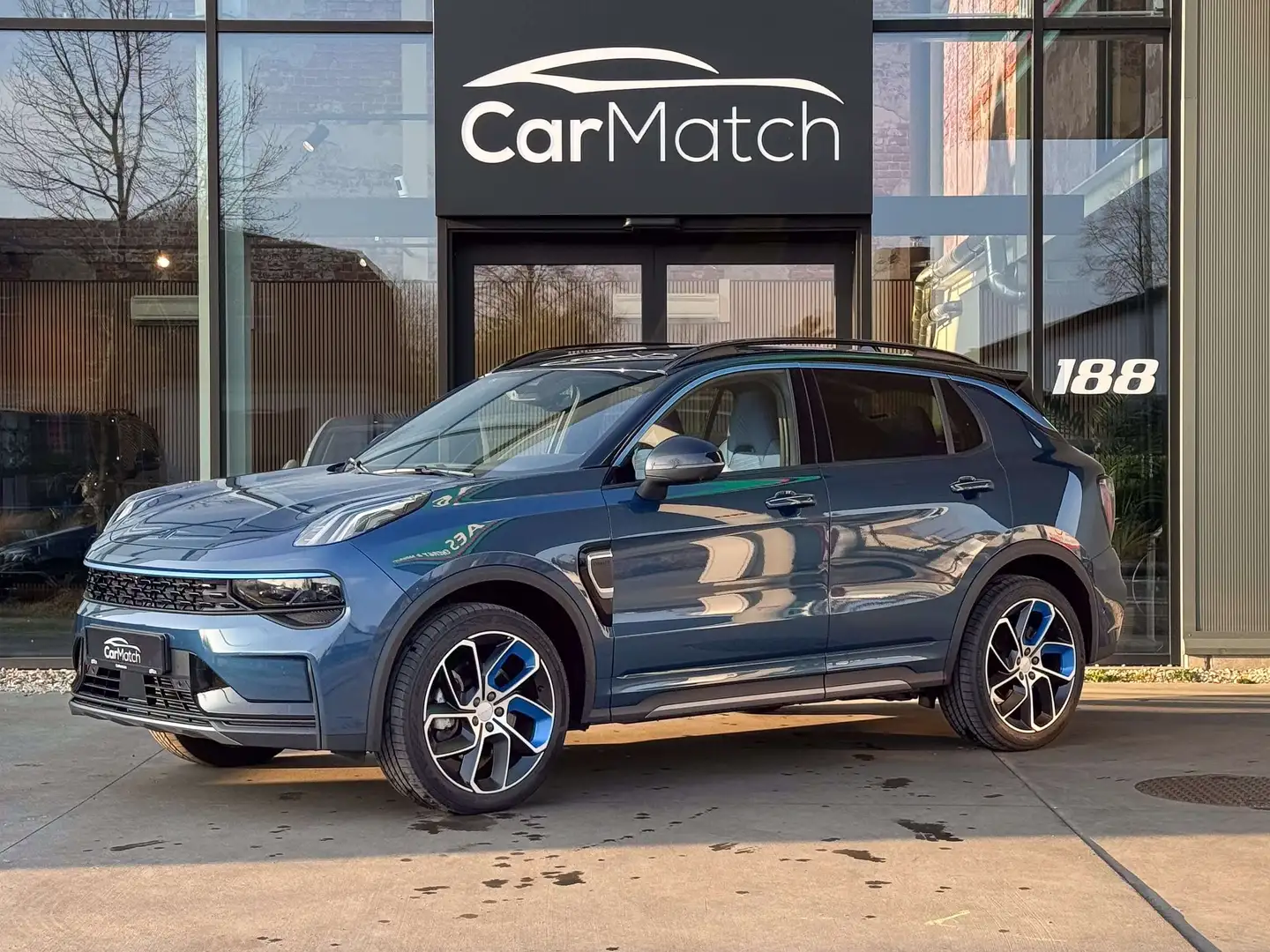 Lynk & Co 01 2025 PHEV | 360° | Panodak | ACC Bleu - 1