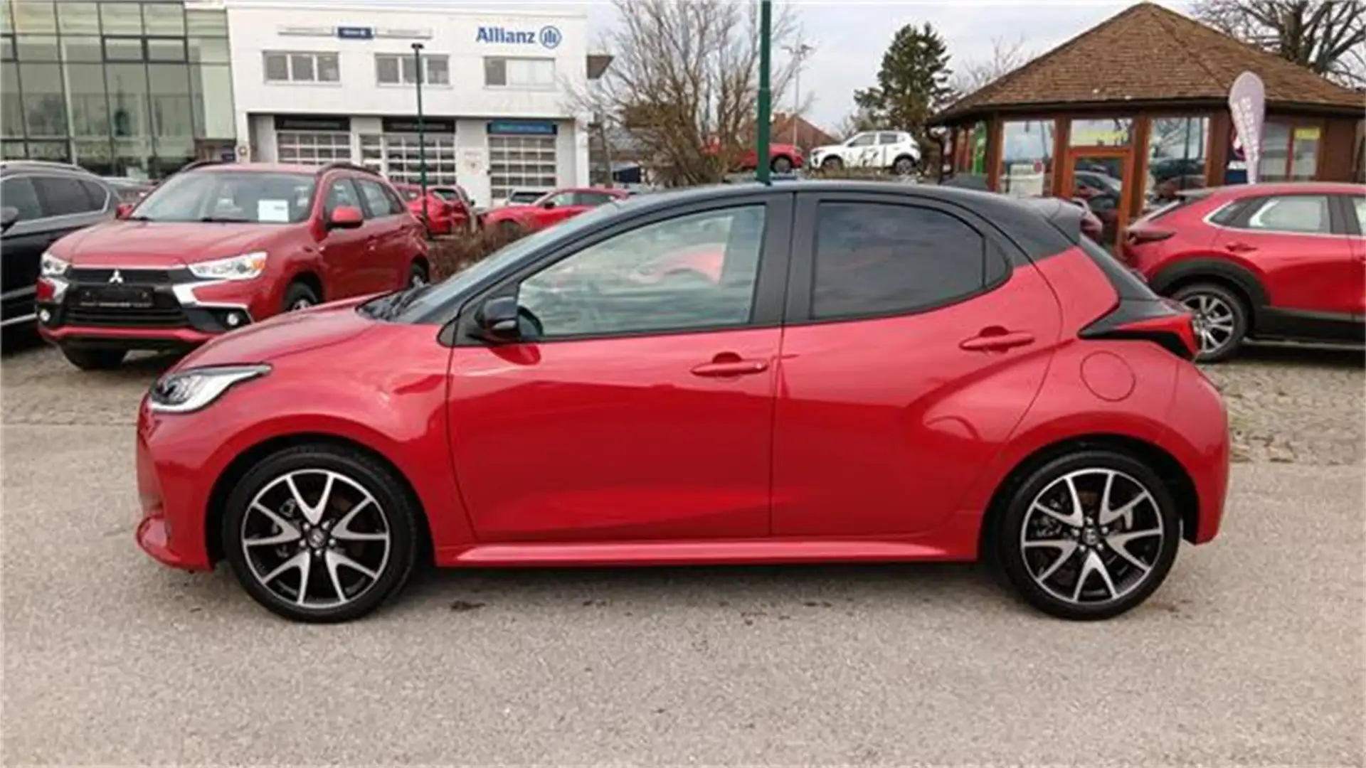 Toyota Yaris 1,5 VVT-i Hybrid Style Rot - 2