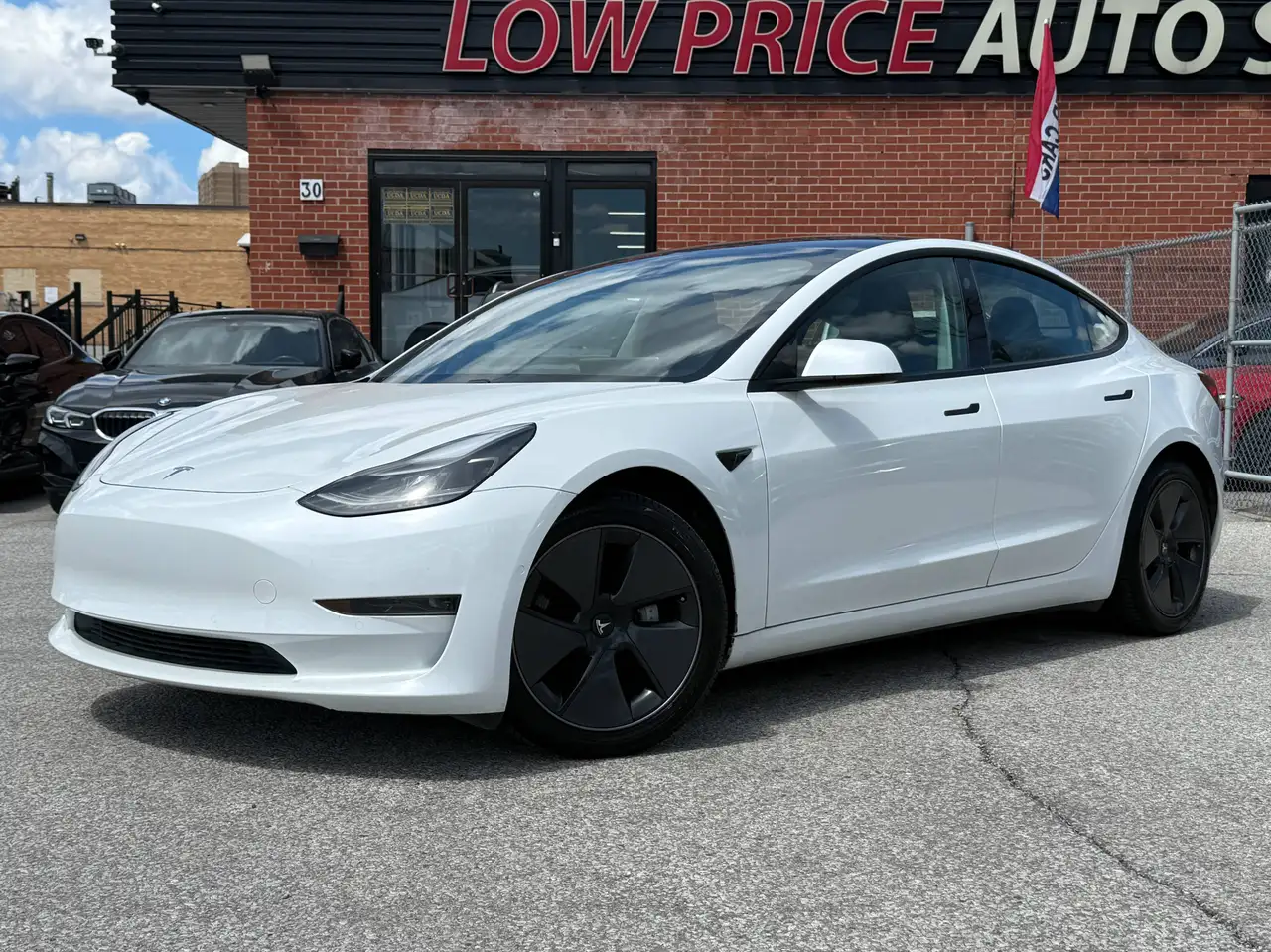 Tesla Model 3 снимка Tesla Model 3
