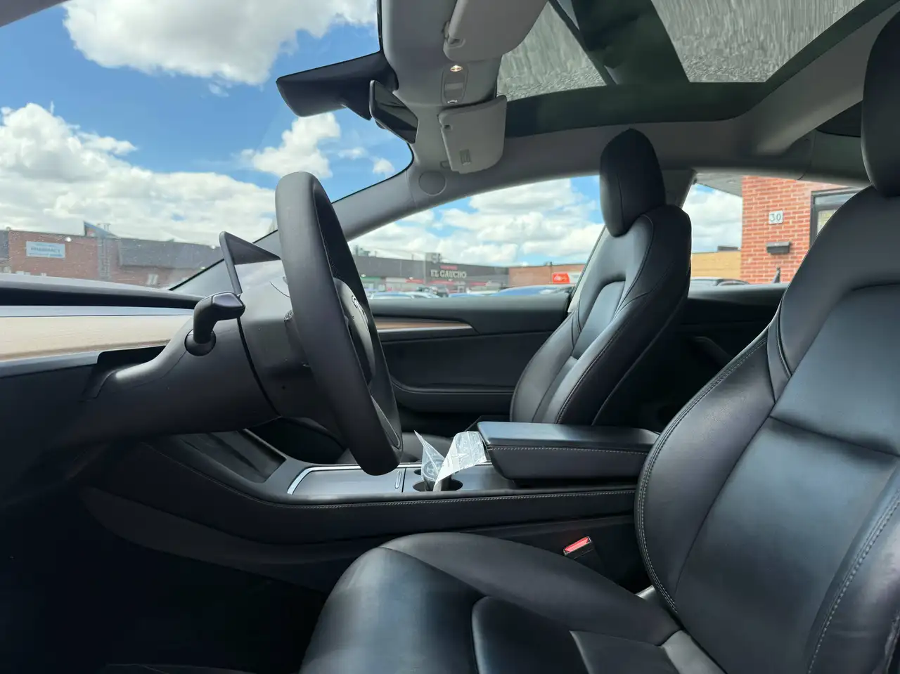 Tesla Model 3 снимка Tesla Model 3