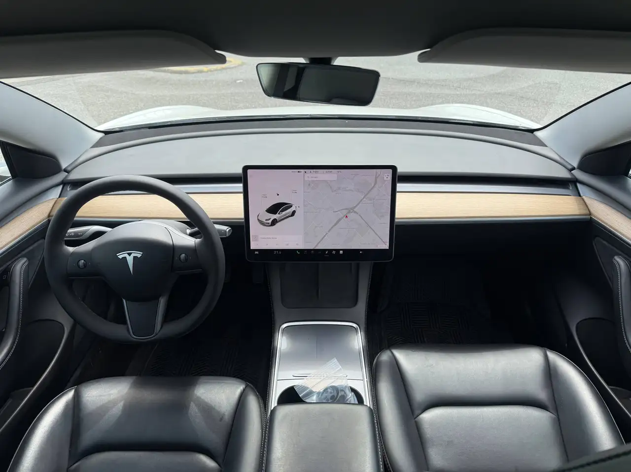 Tesla Model 3 снимка Tesla Model 3