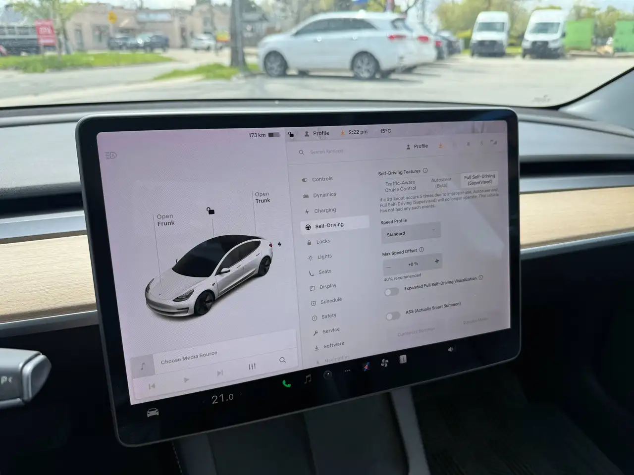 Tesla Model 3 снимка Tesla Model 3