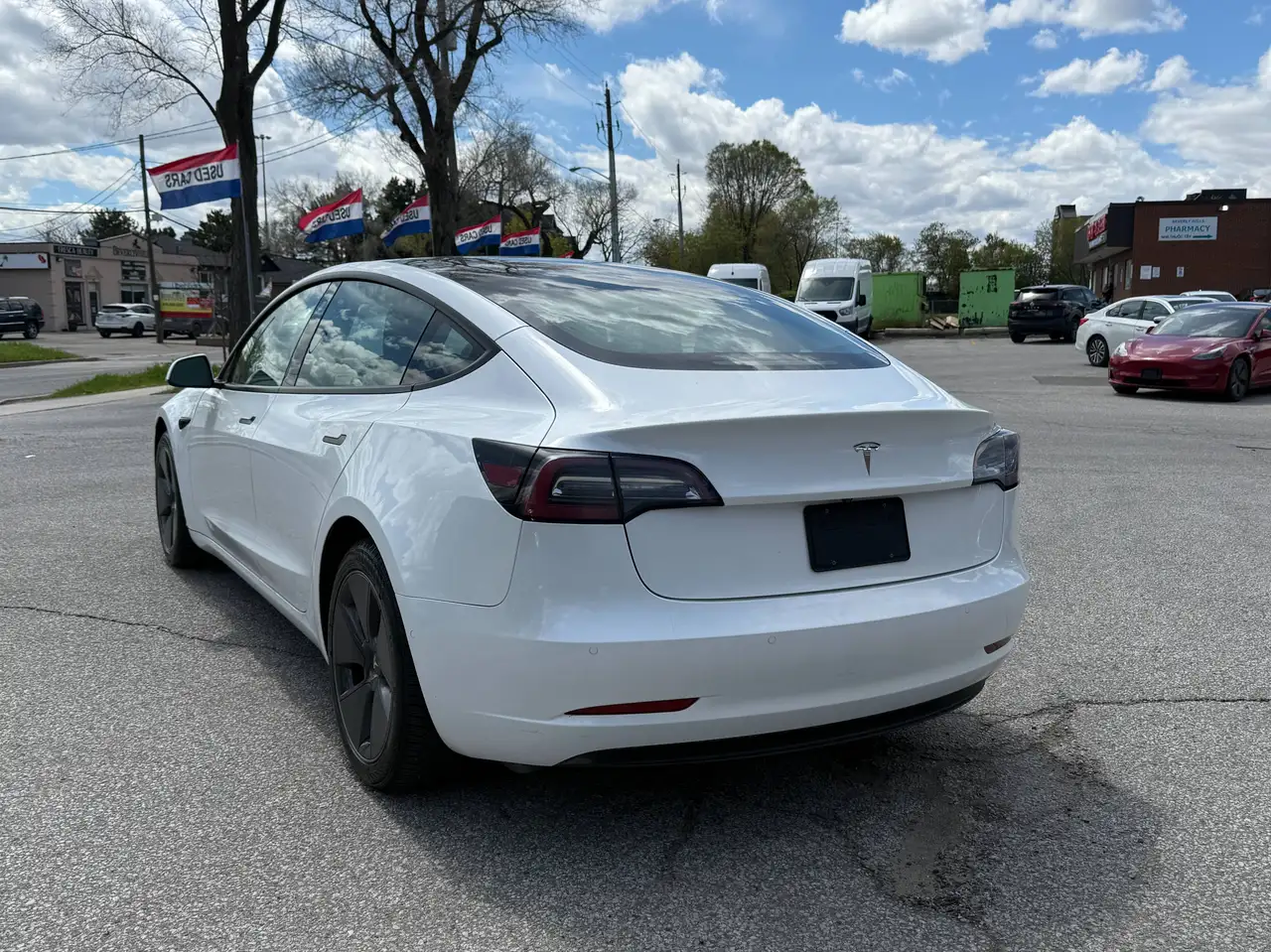 Tesla Model 3 снимка Tesla Model 3