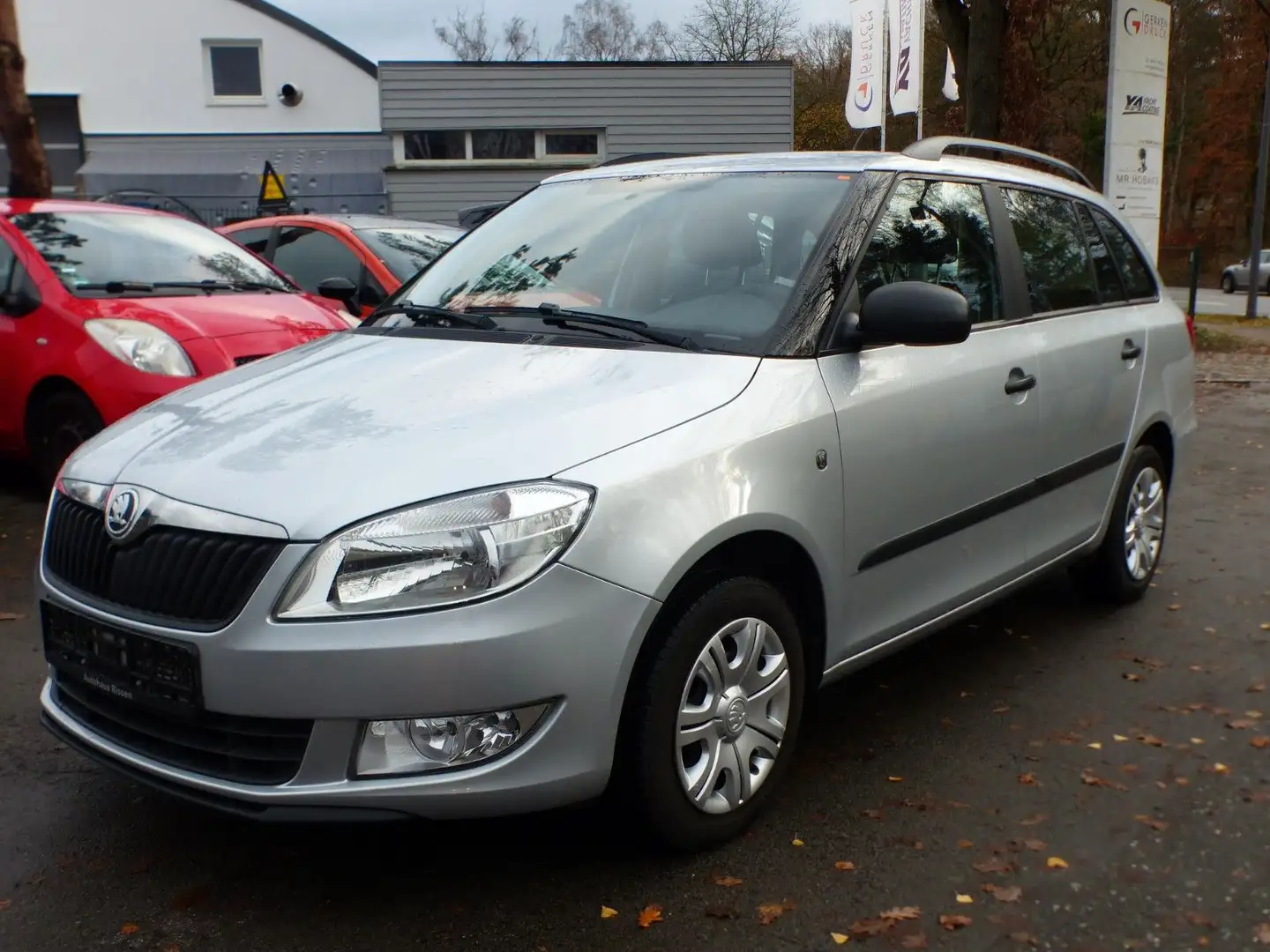 Skoda Fabia 1.2 Combi Cool Edition Klima Servo SHft Plateado - 1