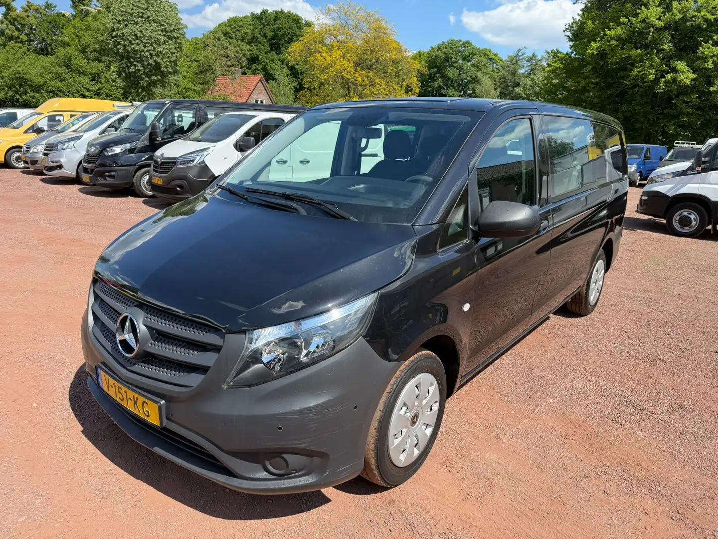 Mercedes-Benz Vito 114 CDI DC Euro 6 Automaat Dubbel Cabine Zwart - 1