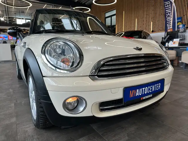 Mini Convertible view 3