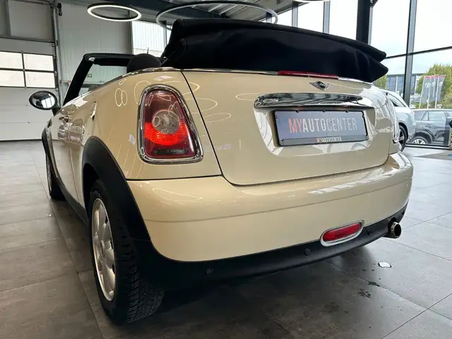 Mini Convertible view 5