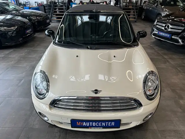 Mini Convertible view 15
