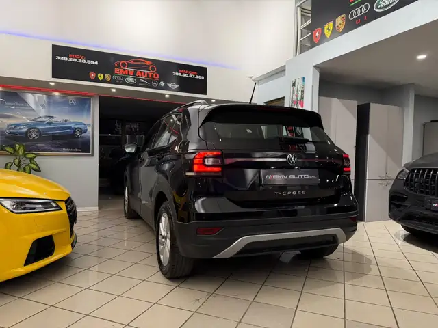 Volkswagen T-Cross view 11
