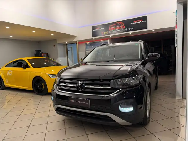 Volkswagen T-Cross view 3