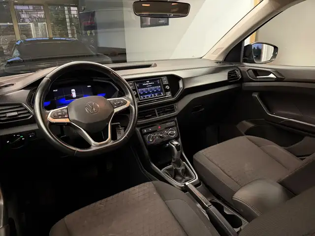 Volkswagen T-Cross view 5
