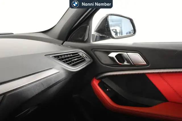 BMW 1 Series view 19