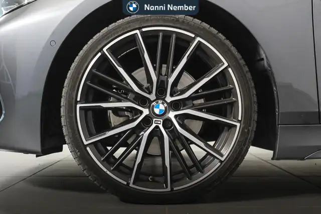BMW 1 Series view 6