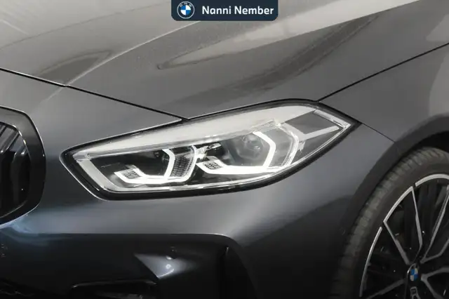 BMW 1 Series view 4