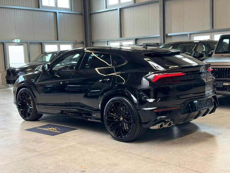 Lamborghini Urus URUS SE B&O 3D AKRAPOVIC CARBON PANO 23` FULLY — photo 2
