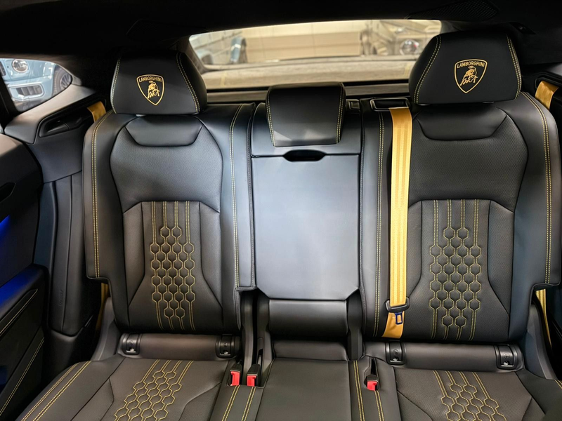 Lamborghini Urus URUS SE B&O 3D AKRAPOVIC CARBON PANO 23` FULLY — photo 6
