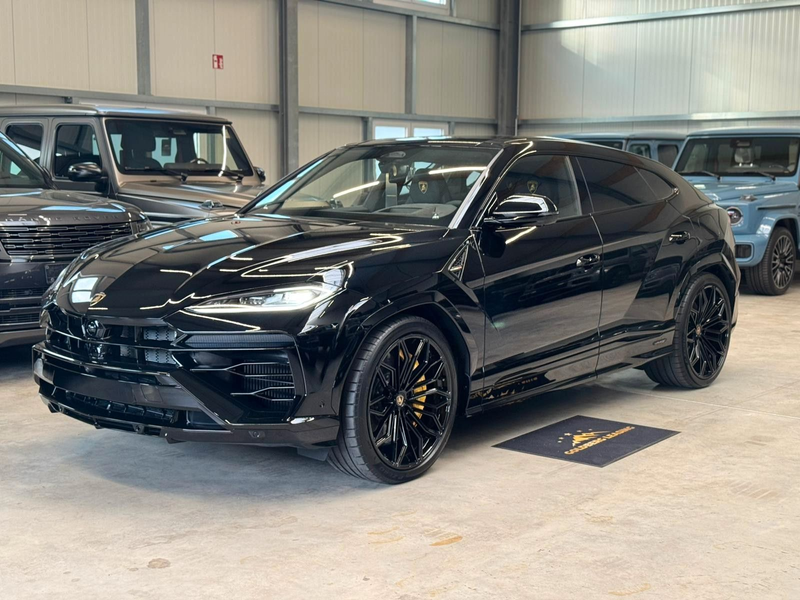 Lamborghini Urus URUS SE B&O 3D AKRAPOVIC CARBON PANO  23` FULLY