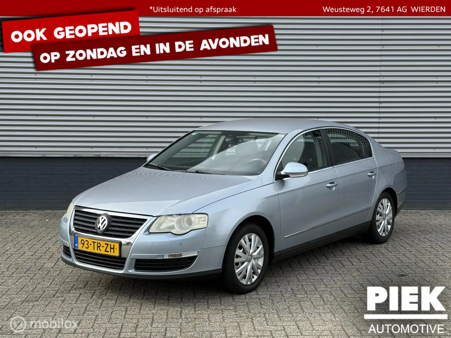 Volkswagen Passat 2.0 FSI Comfortline Business TREKHAAK Blau - 1