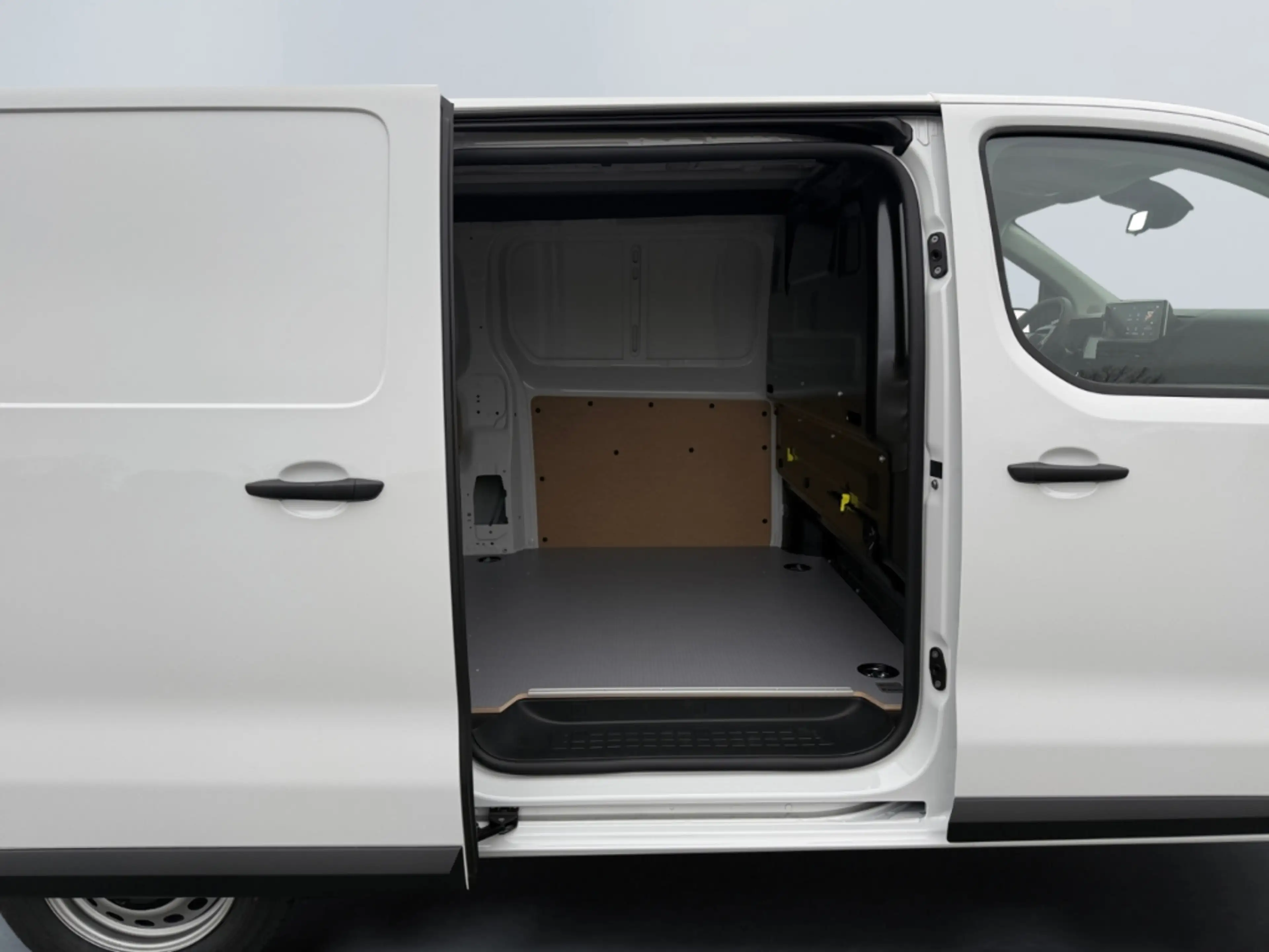 Toyota Proace 1.5L Diesel (120 PS) 6 MT (2x4) 4 Türen L — photo 3