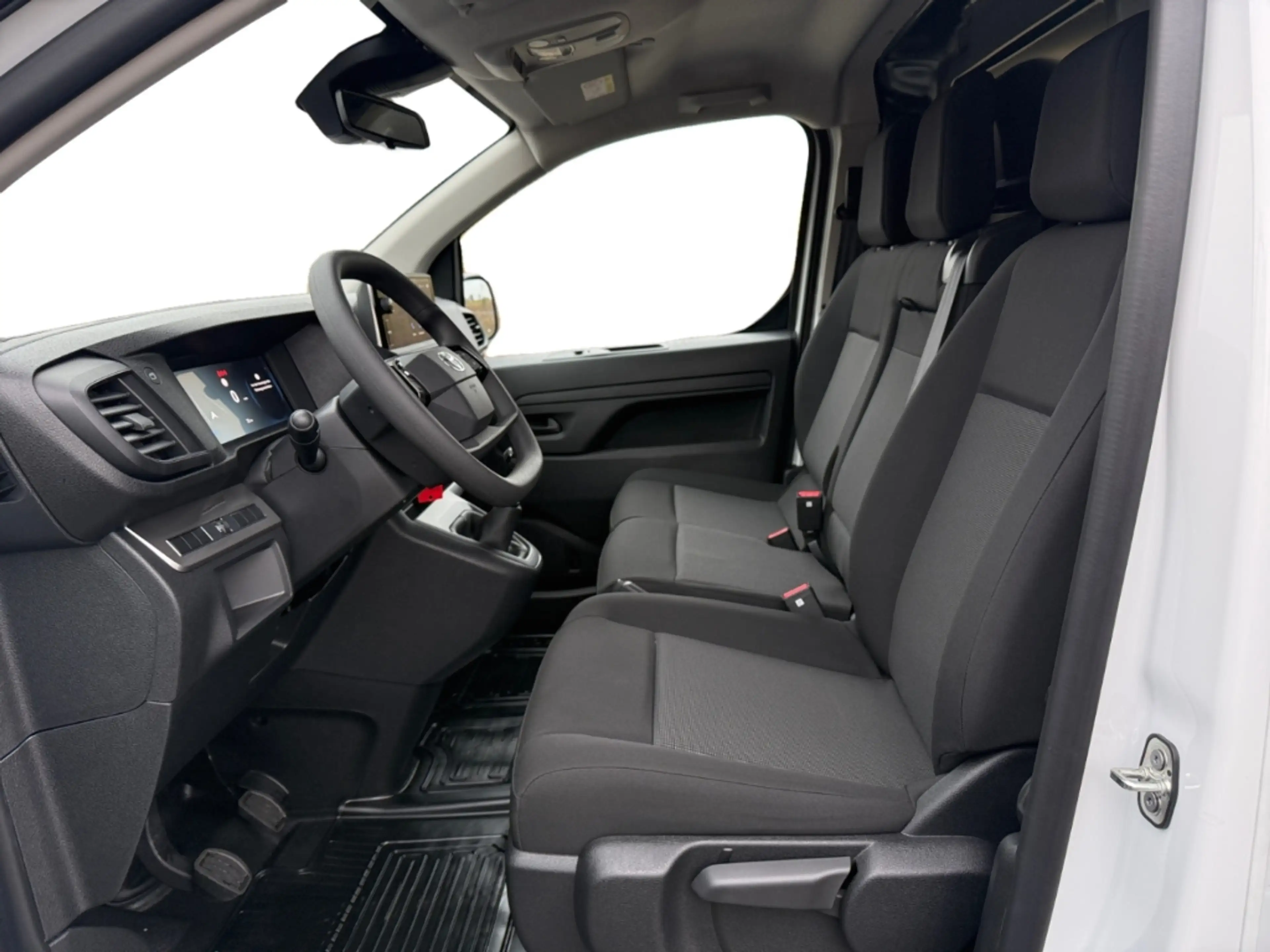 Toyota Proace 1.5L Diesel (120 PS) 6 MT (2x4) 4 Türen L — photo 8