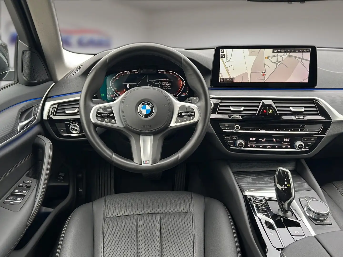 BMW 520 d xDrive Touring Aut. *AHK*VIRTUAL*AMBIENTE* Grau - 2