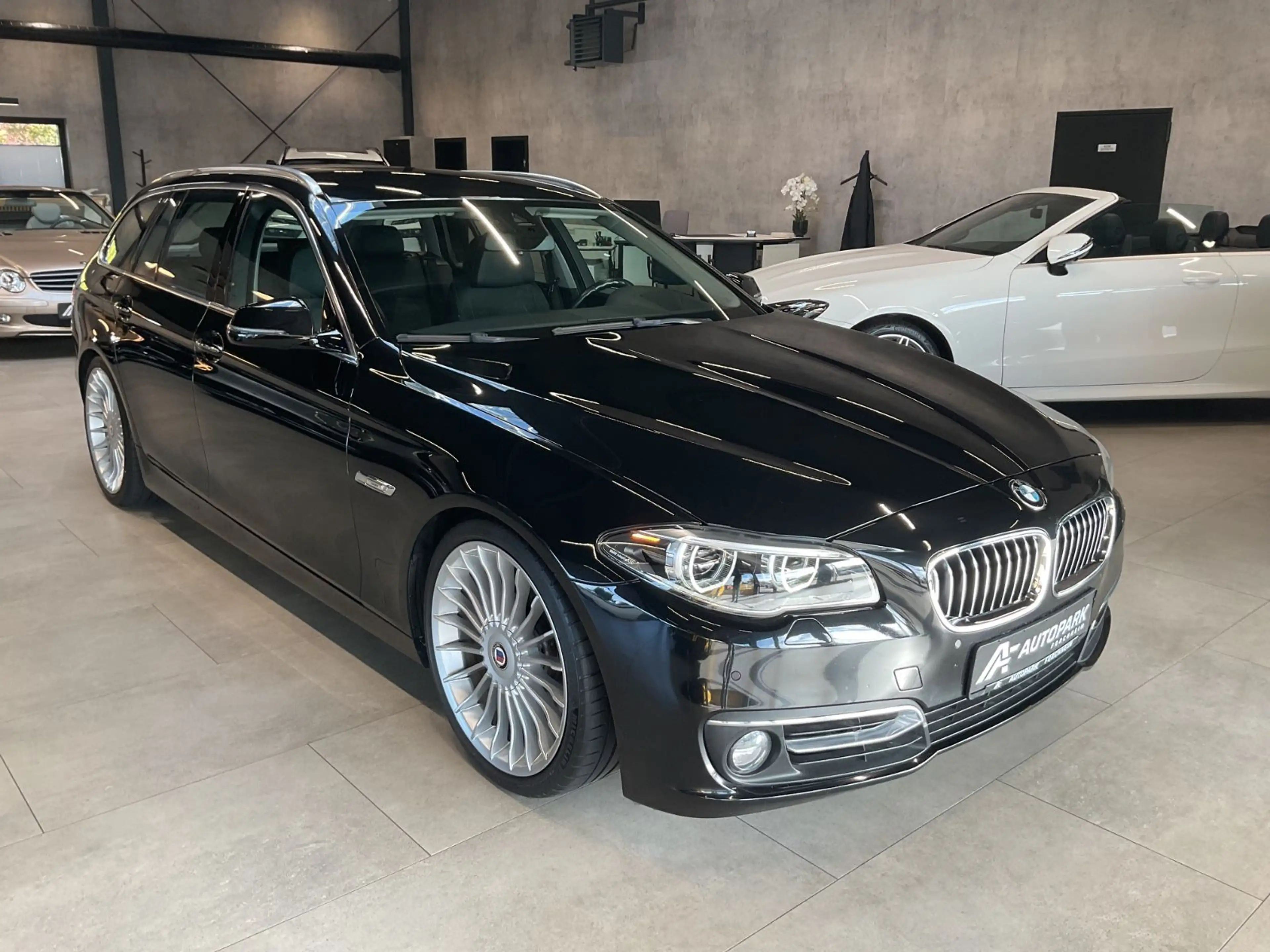 BMW 535 i Touring Luxury HuD LED Leder Navi 20"Alpina — photo 3