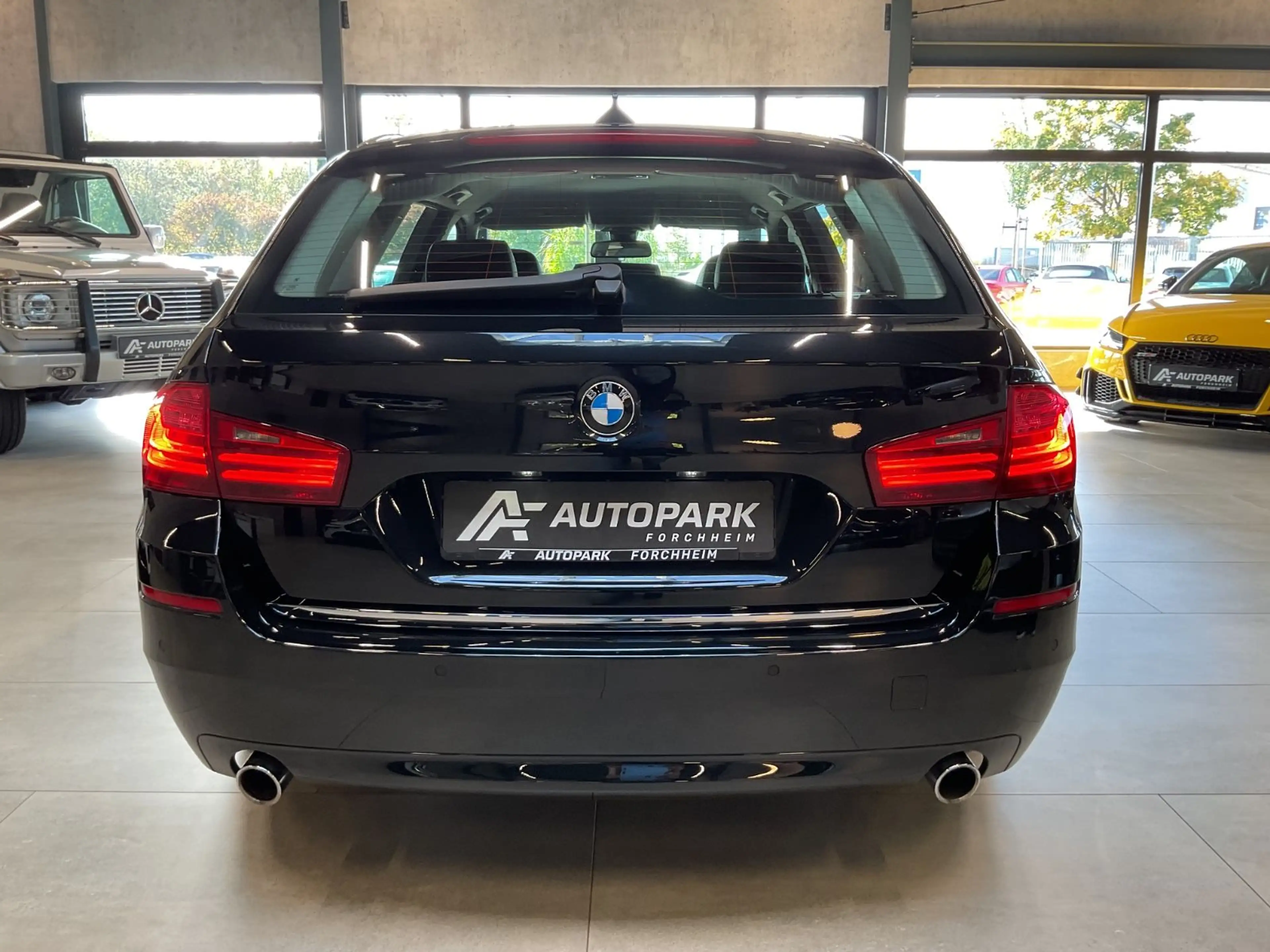 BMW 535 i Touring Luxury HuD LED Leder Navi 20"Alpina — photo 5