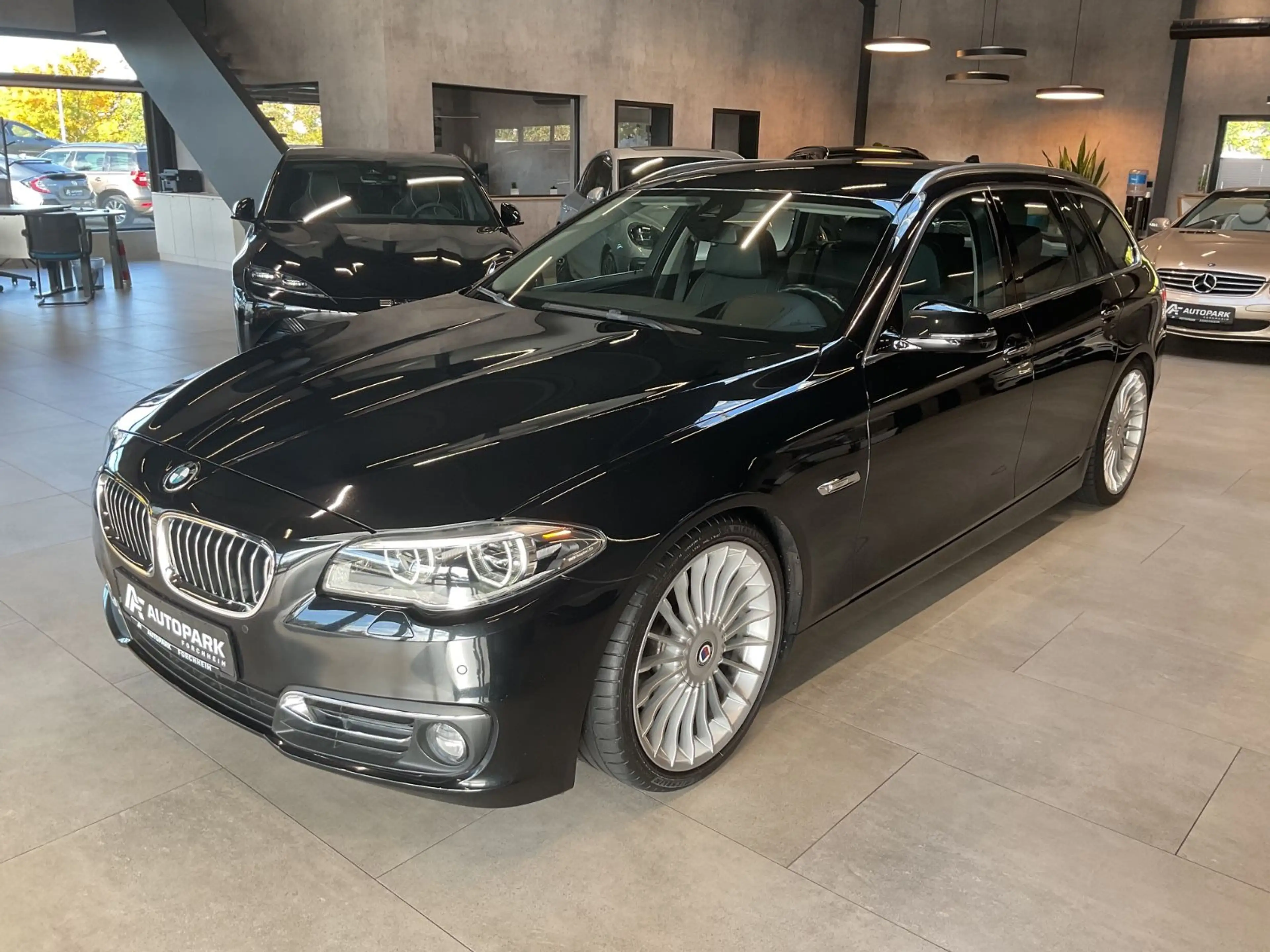 BMW 535 i Touring Luxury HuD LED Leder Navi 20"Alpina