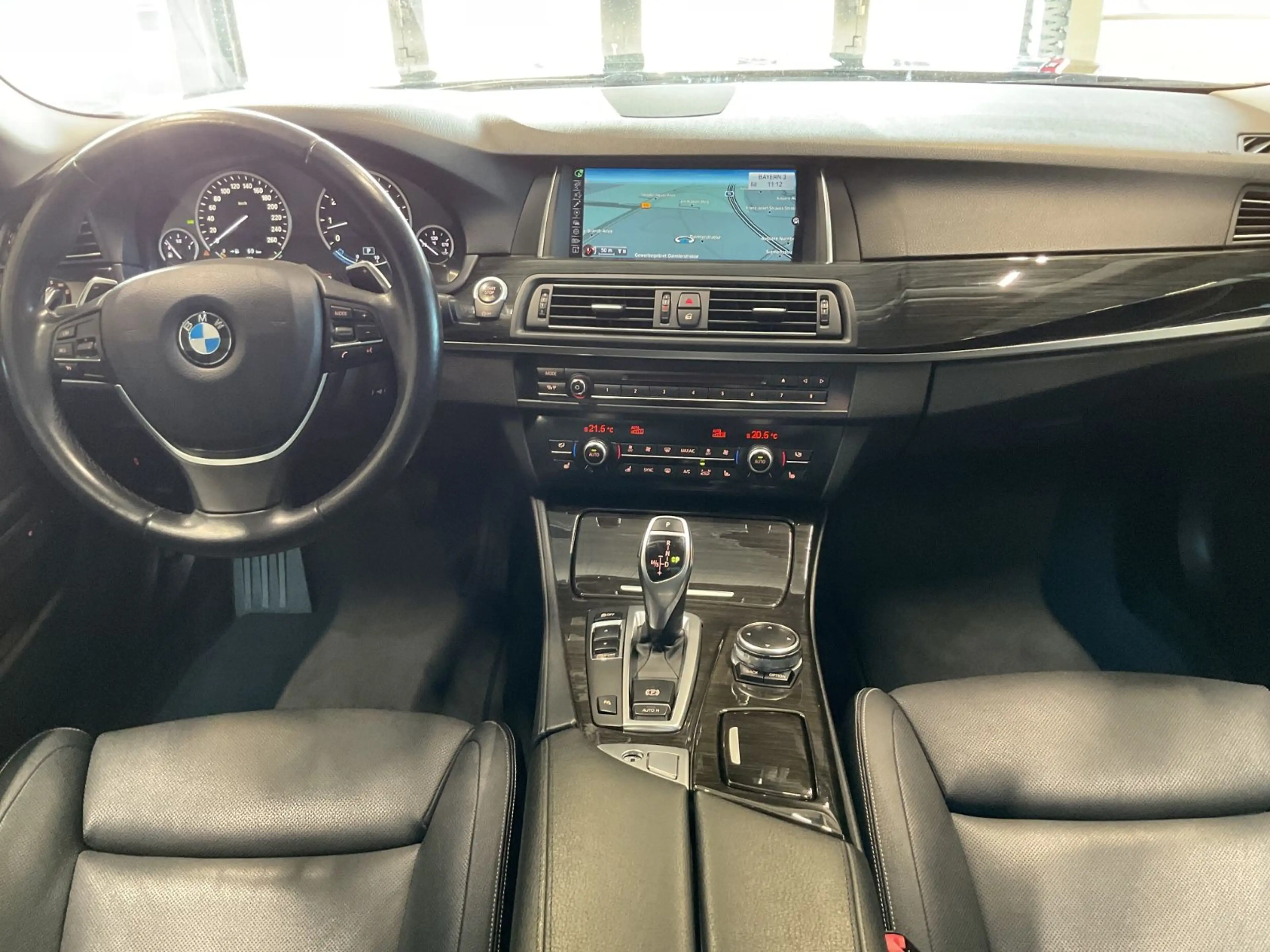 BMW 535 i Touring Luxury HuD LED Leder Navi 20"Alpina — photo 11