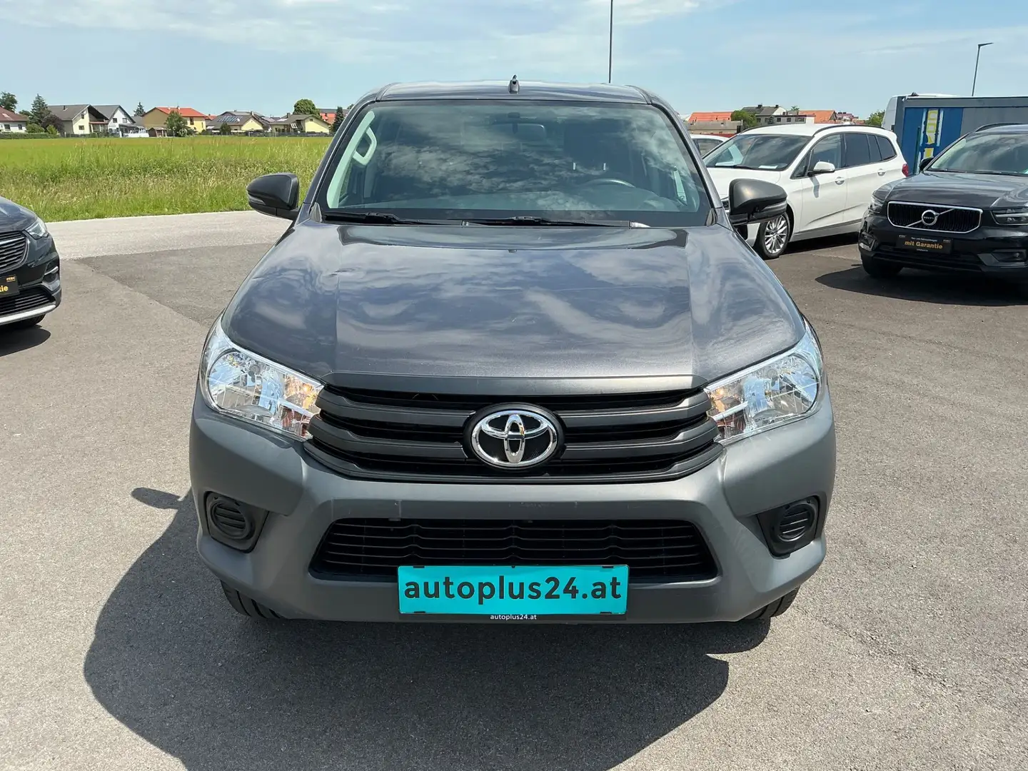 Toyota Hilux  2.4 D-4D Double Cab Country 4x4 Silber - 2