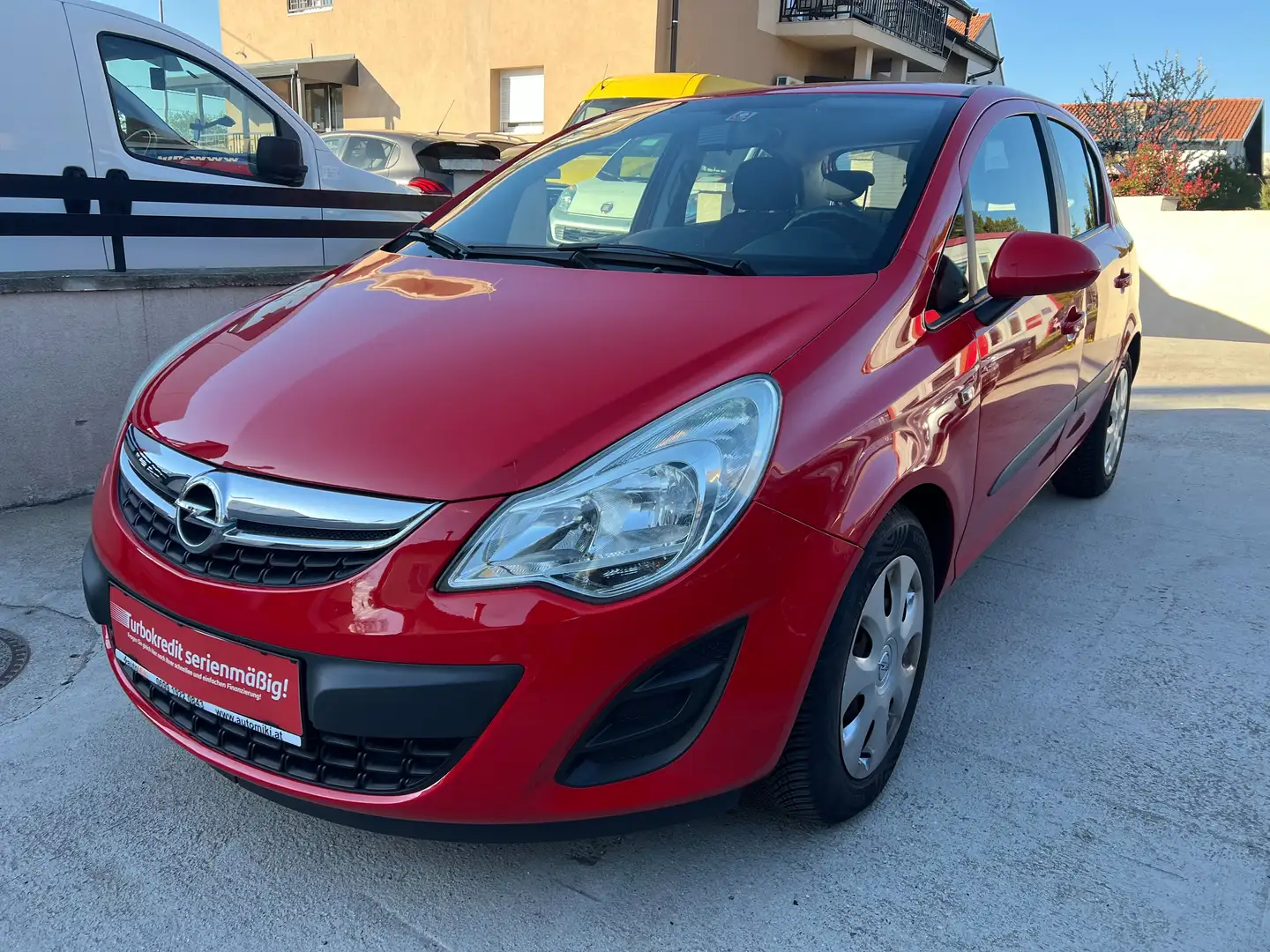 Opel Corsa 1,2 Benzin 5 Türig Rot - 1
