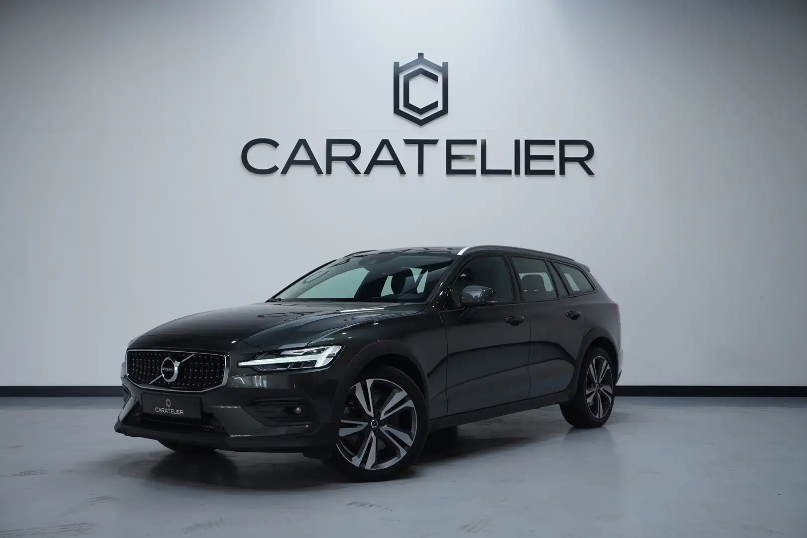 Volvo V60 Cross Country 2.0 B5 AWD Pro / 1e eigenaar / NAP / 12 Maanden ga Grigio - 1