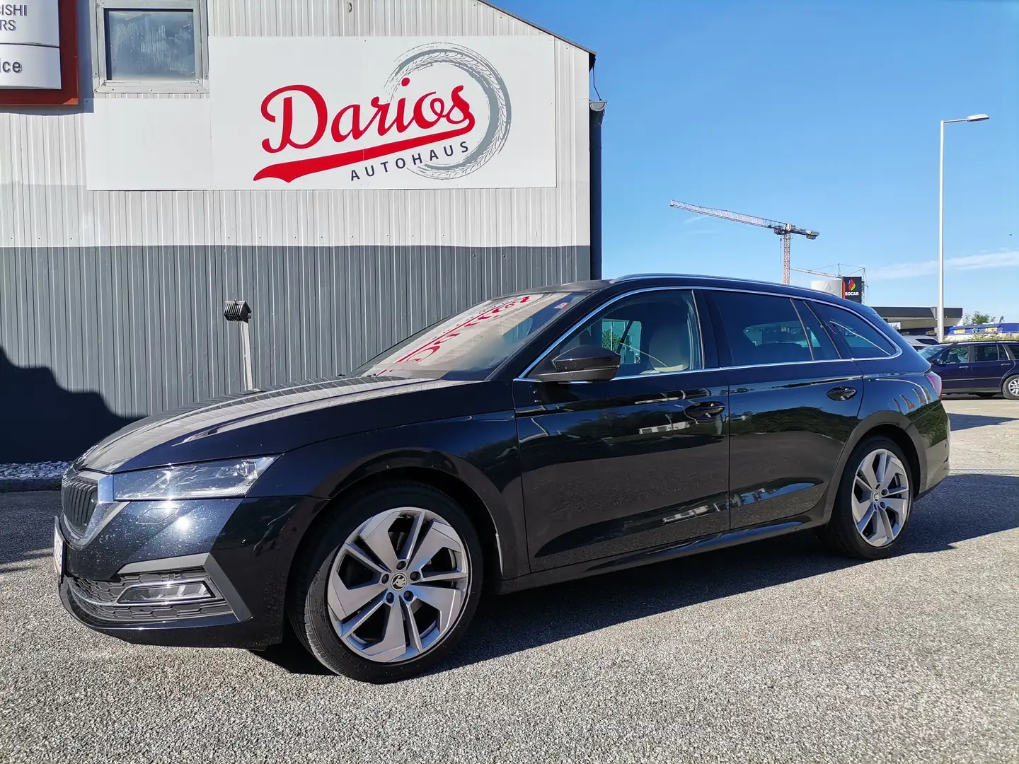 Skoda Octavia First Edition Premium Schwarz - 1