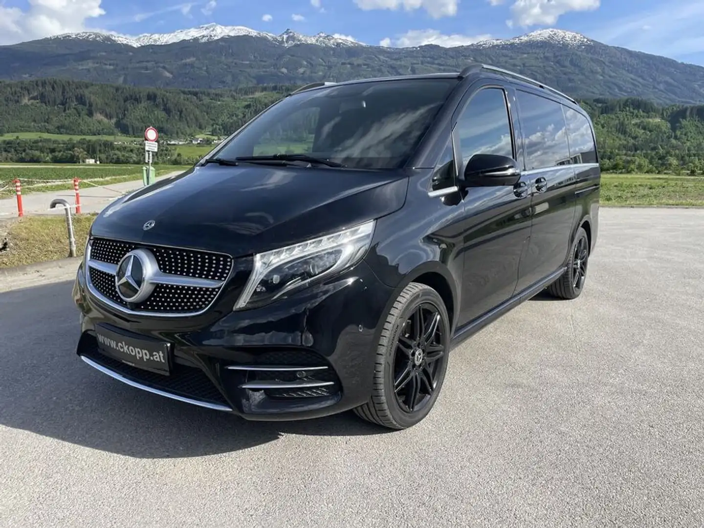 Mercedes-Benz V 300 d AVANTGARDE EDITION 4MATIC lang Schwarz - 2
