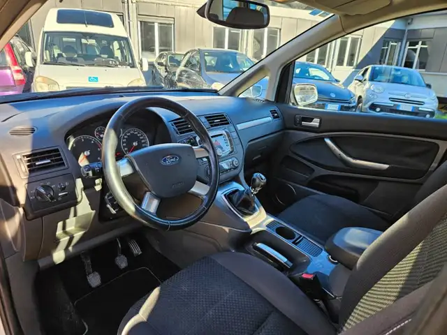 Ford C-Max view 6