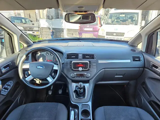 Ford C-Max view 10
