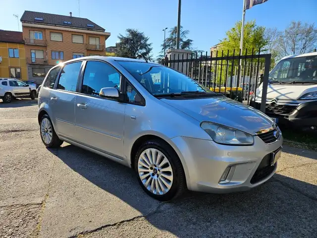 Ford C-Max view 3
