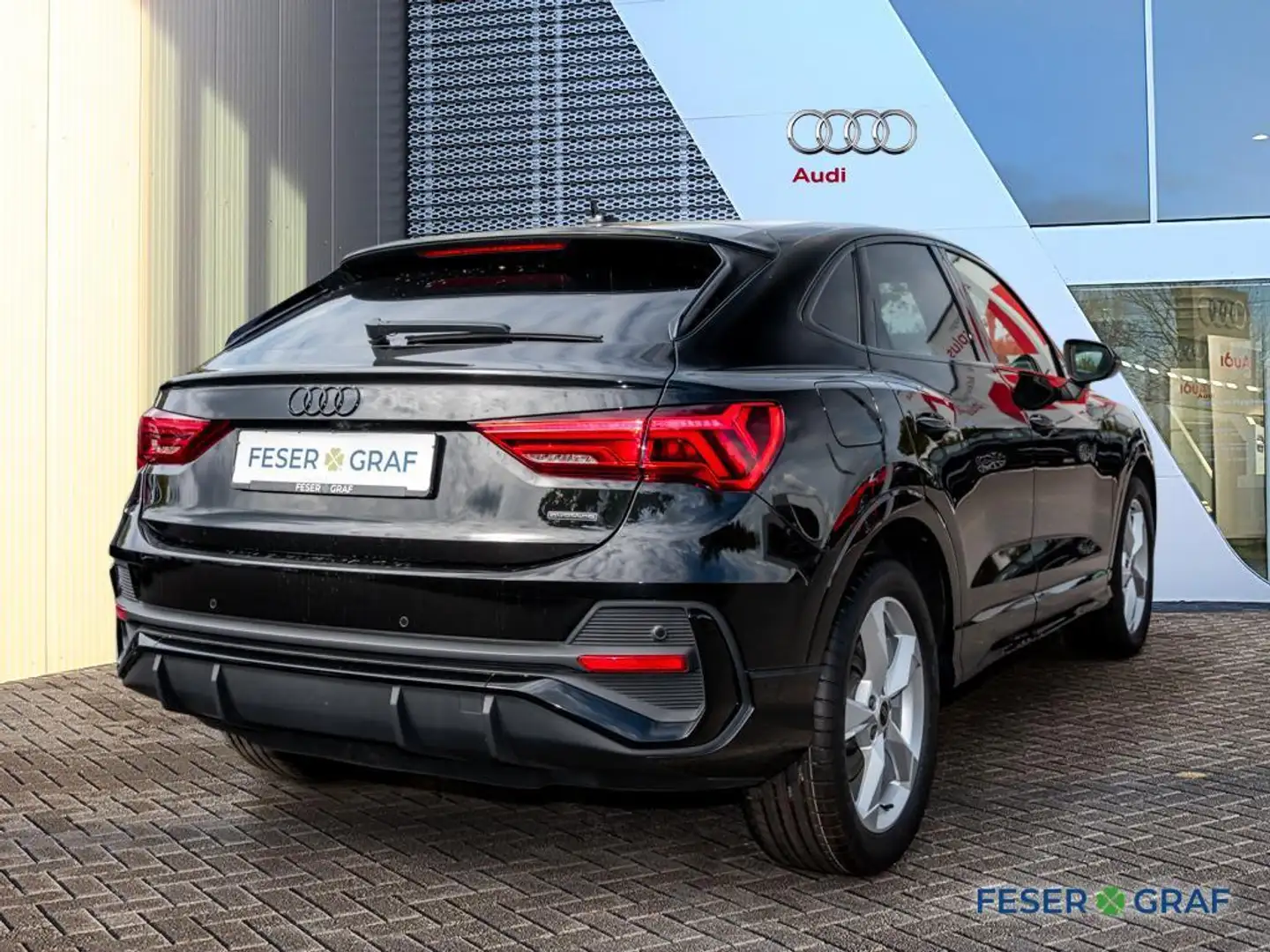 Audi Q3 Sportback 45 TFSI 2x S line /Leder/Stdhzg/AHK Schwarz - 2