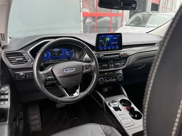 Ford Kuga view 3