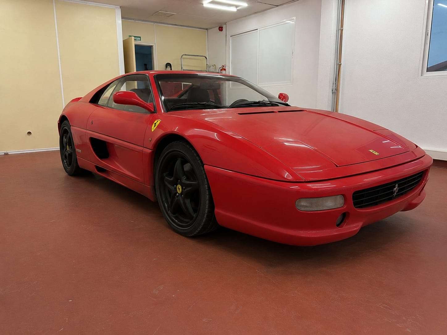 Ferrari F355 Berlinetta - foto 1