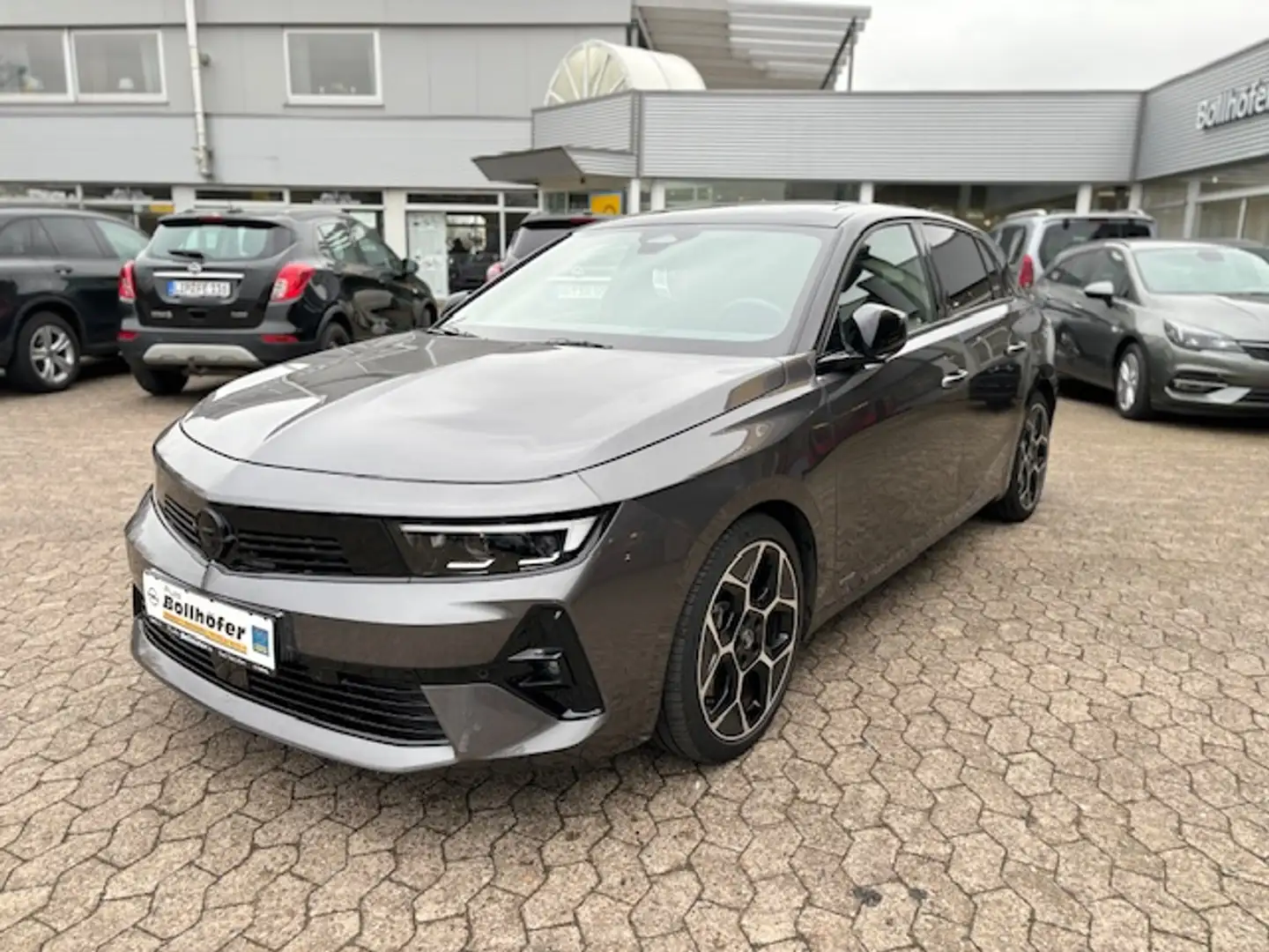Opel Astra 1.6 GSe/Ultimate S-DACH/SHZ/LHZ/PDC V+H+CAM Grijs - 2