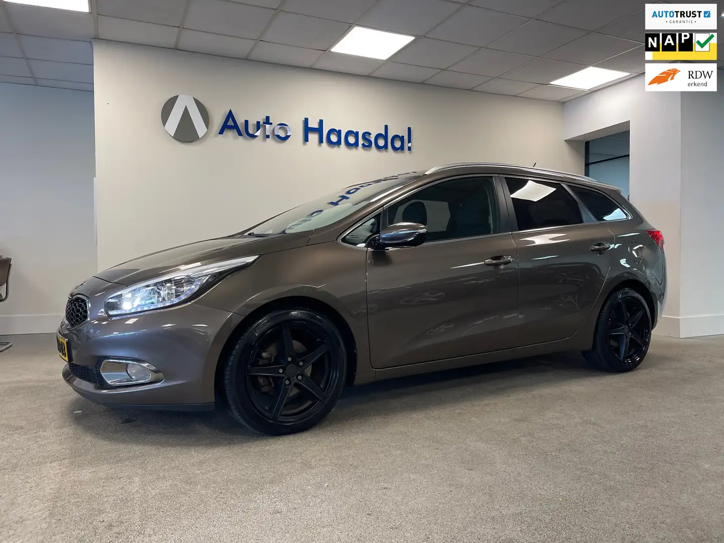 Kia Ceed SW / cee'd SW Sportswagon 1.6 GDI 20th Anniversary|NAP|LUXE|17" Bruin - 1