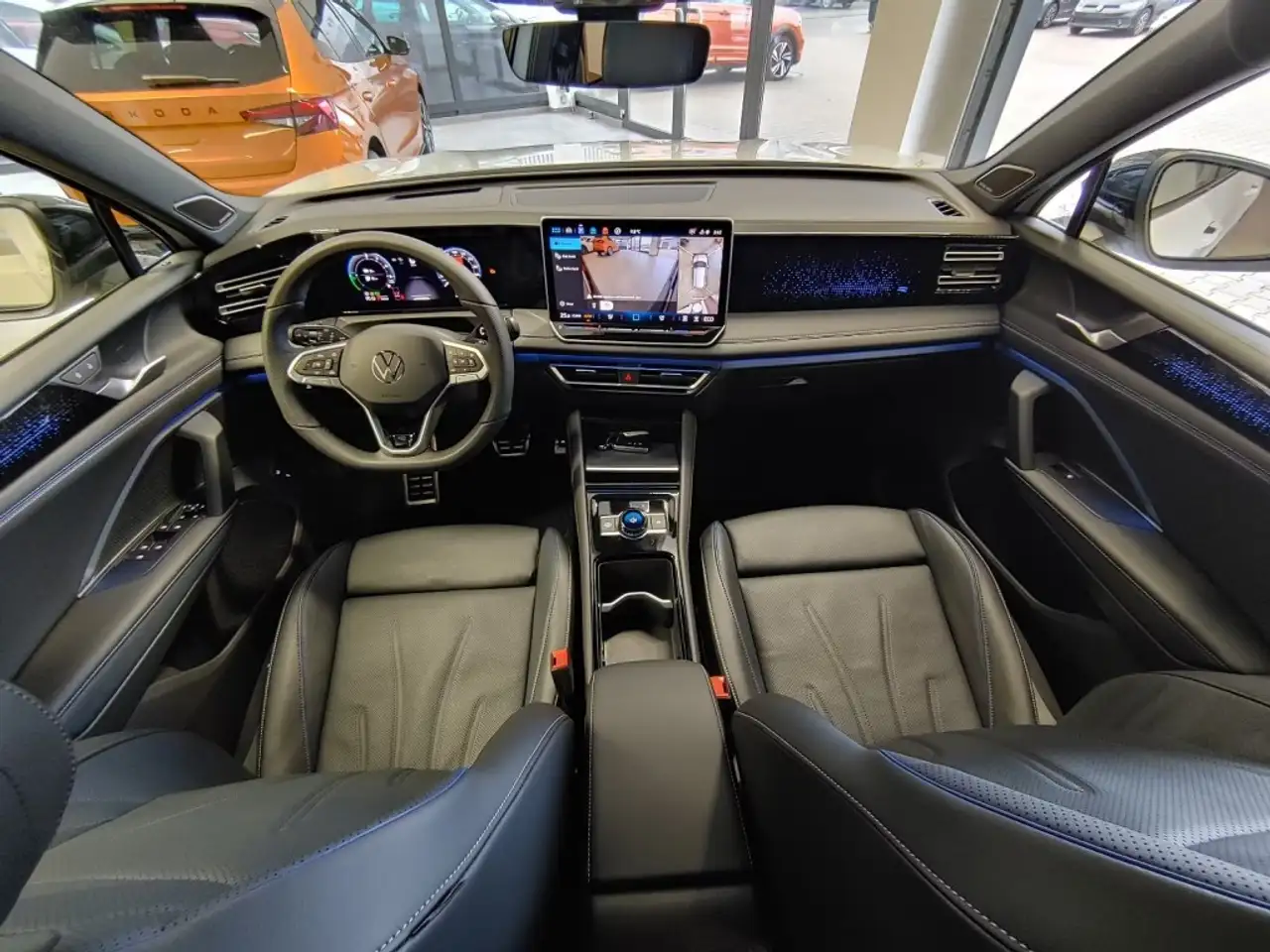 Volkswagen Tiguan 1.5 TSI e-HYBRID 272 PK R-LINE PANO-DAK/CAMERA/TRE 6
