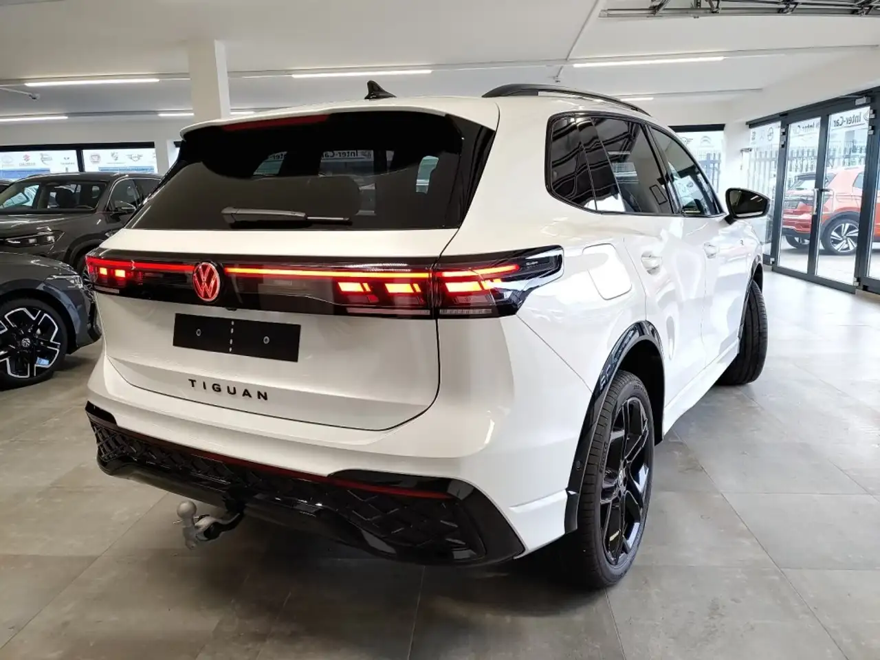 Volkswagen Tiguan 1.5 TSI e-HYBRID 272 PK R-LINE PANO-DAK/CAMERA/TRE 7