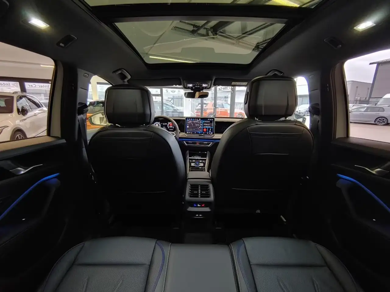 Volkswagen Tiguan 1.5 TSI e-HYBRID 272 PK R-LINE PANO-DAK/CAMERA/TRE 8