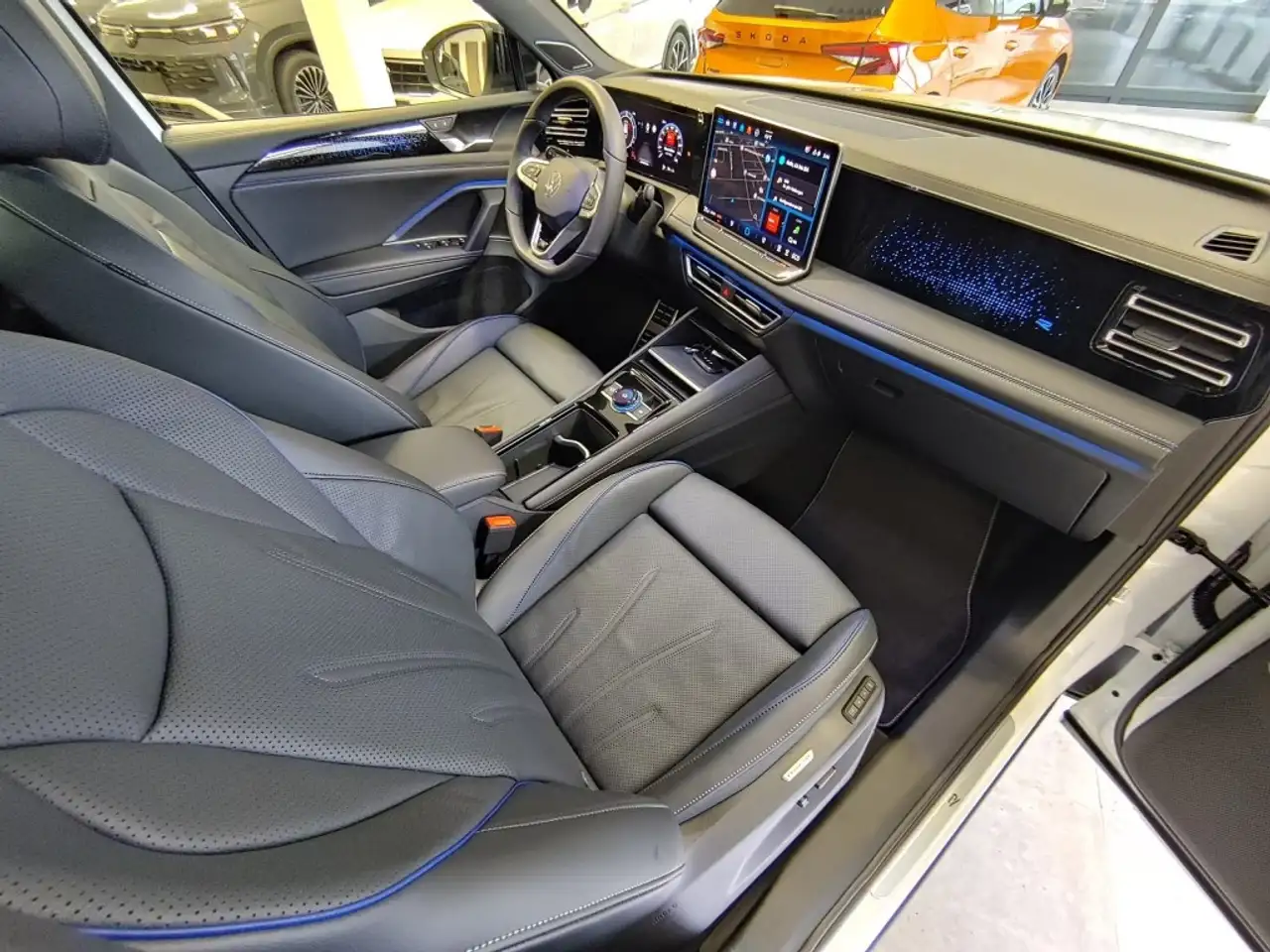 Volkswagen Tiguan 1.5 TSI e-HYBRID 272 PK R-LINE PANO-DAK/CAMERA/TRE 9