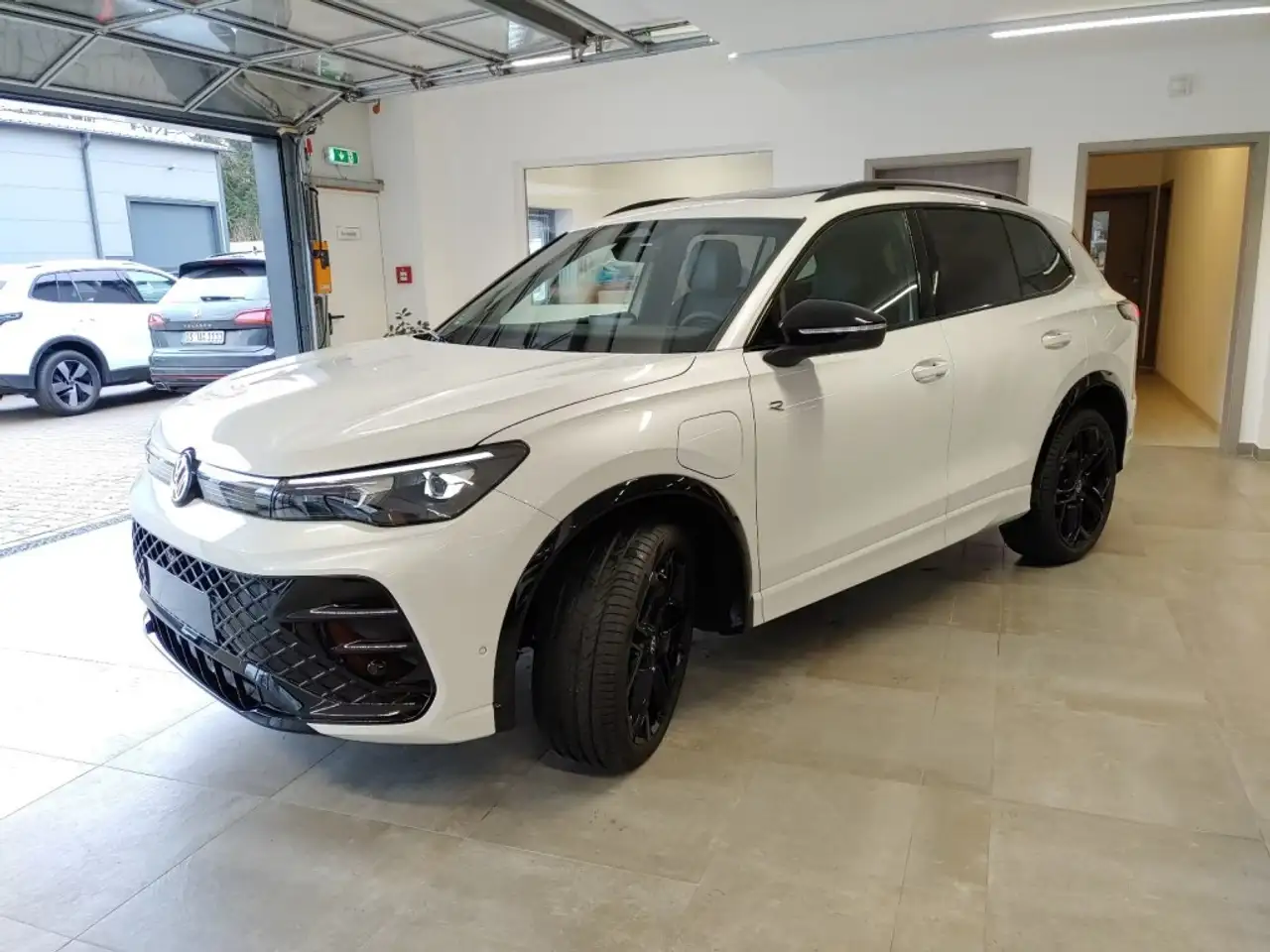 Volkswagen Tiguan 1.5 TSI e-HYBRID 272 PK R-LINE PANO-DAK/CAMERA/TRE 3
